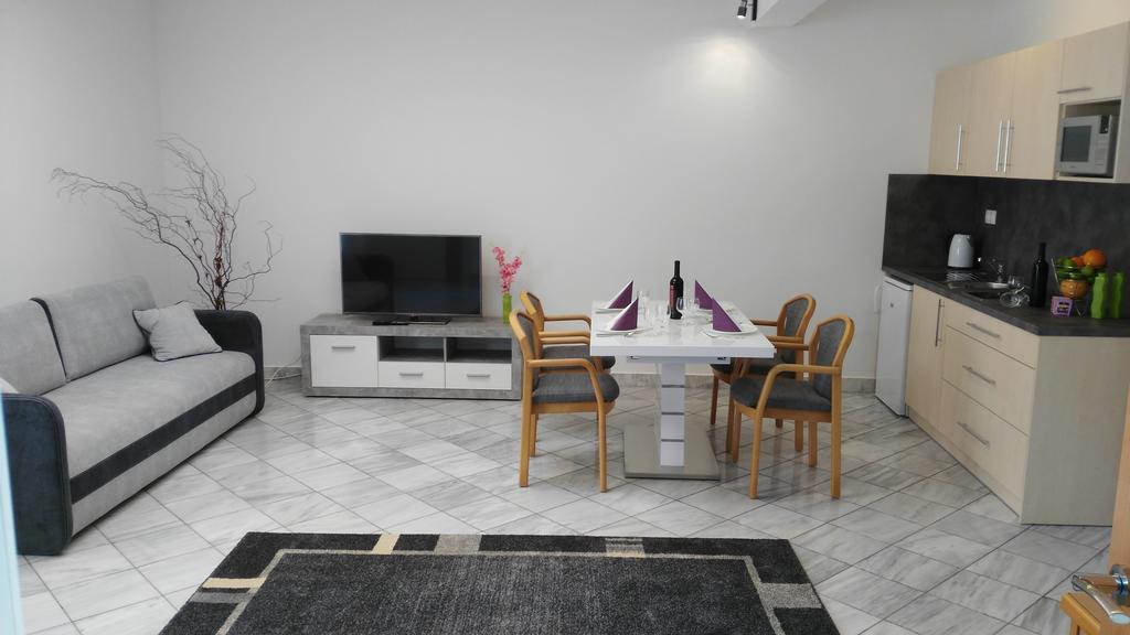 Appartamento Füredi Ház apartman Sopron Esterno foto