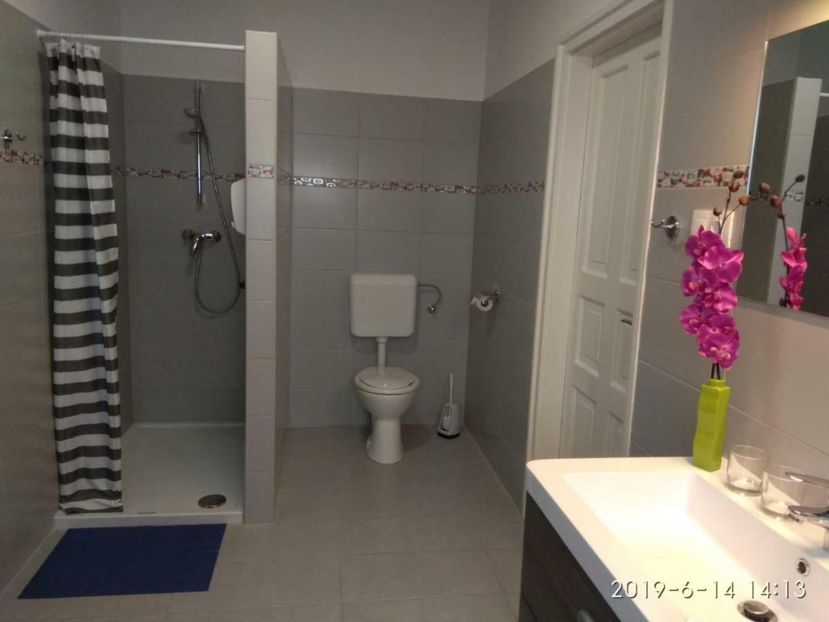 Appartamento Füredi Ház apartman Sopron Esterno foto